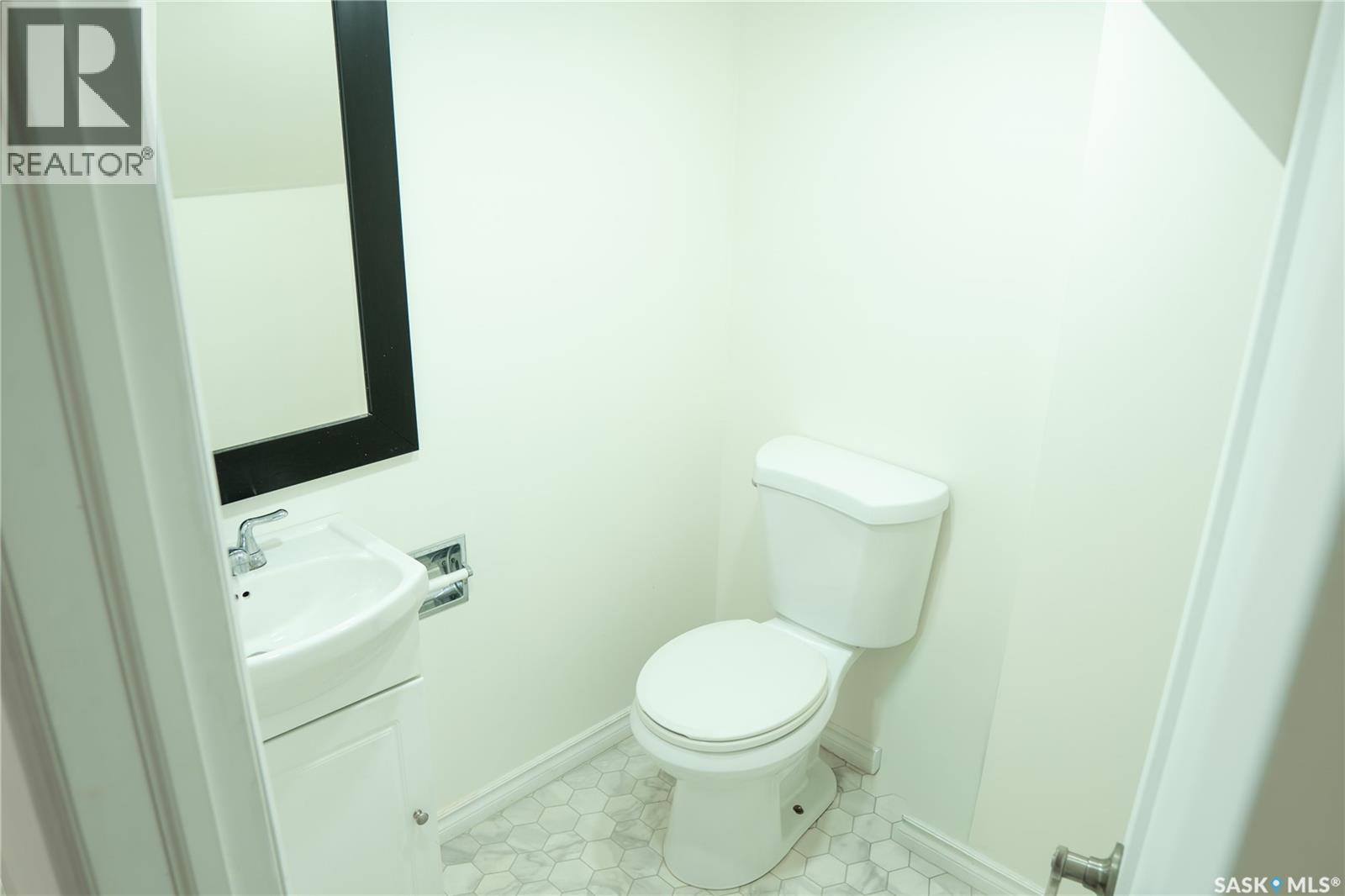 2128 Osler Street, Regina, Saskatchewan  S4P 1W6 - Photo 11 - SK031279