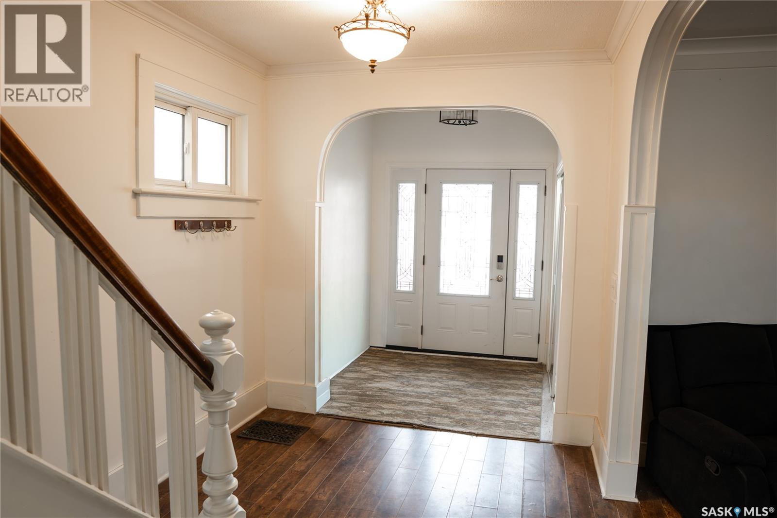 2128 Osler Street, Regina, Saskatchewan  S4P 1W6 - Photo 2 - SK031279