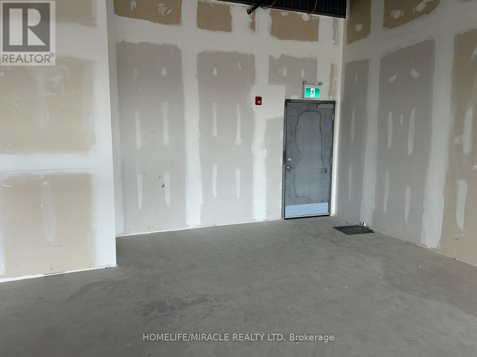 202 - 1038 Garner Road W, Hamilton, Ontario  L9G 0J2 - Photo 10 - X12921556