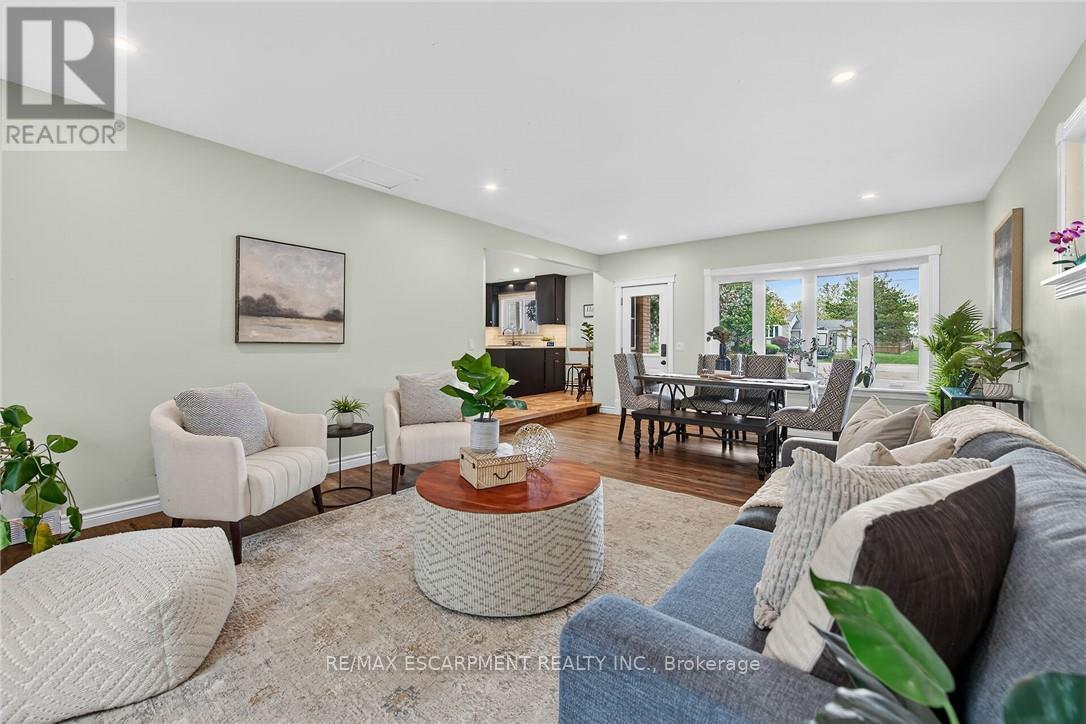 49 Erie Avenue N, Haldimand, Ontario  N0A 1G0 - Photo 15 - X12921636