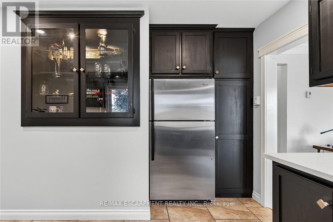 49 Erie Avenue N, Haldimand, Ontario  N0A 1G0 - Photo 8 - X12921636