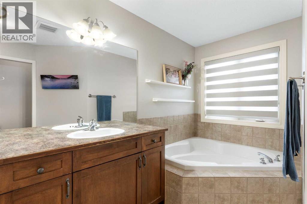 52 Glensummit Close, Cochrane, Alberta  T4C 2K1 - Photo 35 - A2288807