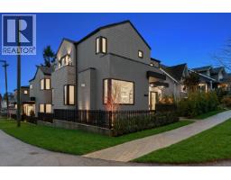 <div class="price">$2,299,000</div> 1605 E 21st Avenue, Vancouver<br><div style="margin-bottom:8px;"><small>Real Broker</small></div><div class='bed_bath'>4 Bed | 3 Bath</div>