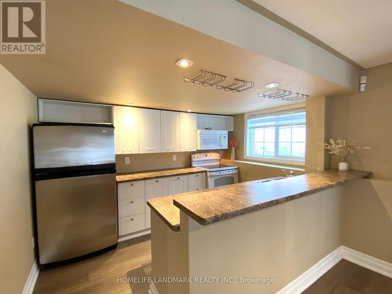 1976 Forest Valley Drive, Innisfil, Ontario  L9S 4A5 - Photo 23 - N12898324