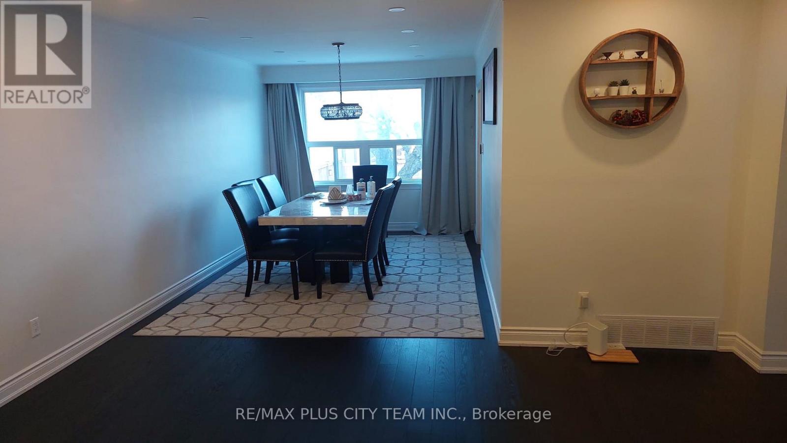 5 Breadner Drive, Toronto, Ontario  M9R 3M3 - Photo 8 - W12854586