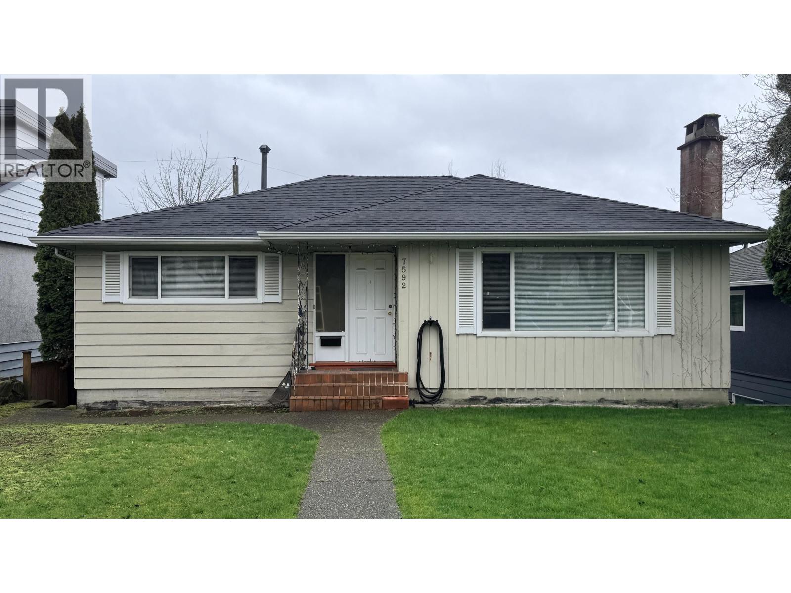 7592 Elliott Street, Vancouver, British Columbia  V5S 2N6 - Photo 1 - R3103526