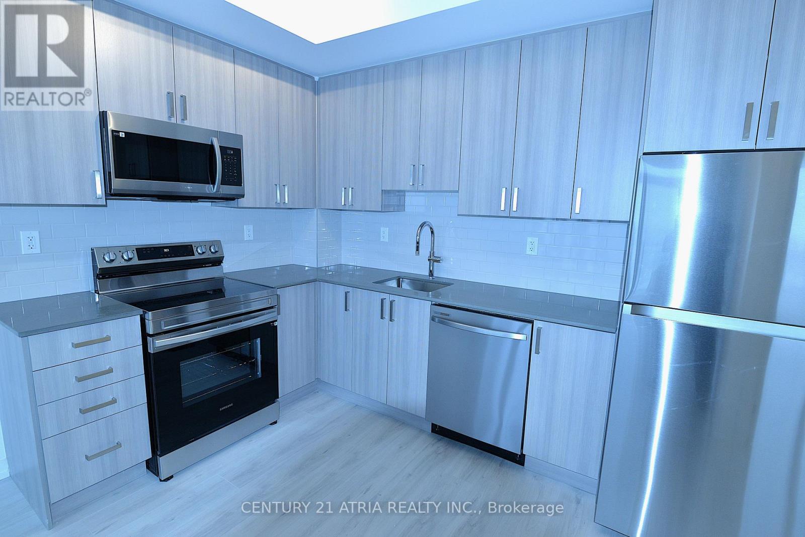 2411 - 1435 Celebration Drive, Pickering, Ontario  L1W 0C4 - Photo 5 - E12921526