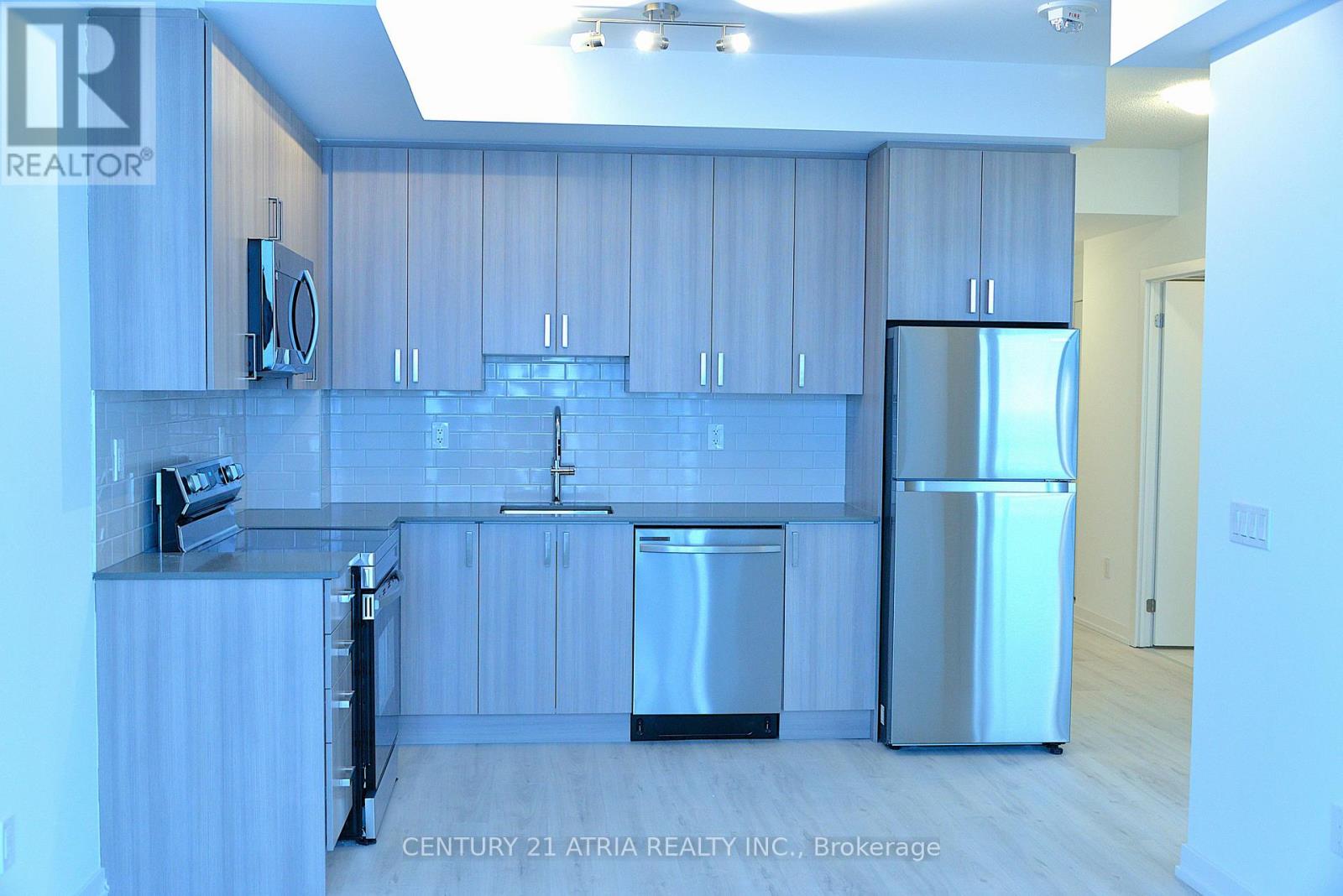 2411 - 1435 Celebration Drive, Pickering, Ontario  L1W 0C4 - Photo 4 - E12921526