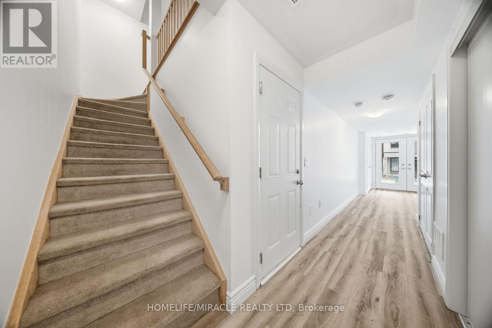 901 - 585 Colborne Street E, Brant, Ontario N3S 0K4 - Photo 18 - X12920750