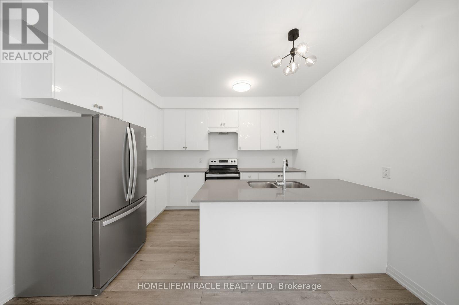 901 - 585 Colborne Street E, Brant, Ontario N3S 0K4 - Photo 9 - X12920750