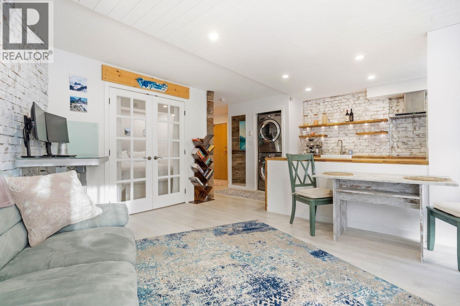 202 1199 Seymour Street, Vancouver, British Columbia  V6B 1K3 - Photo 3 - R3103703