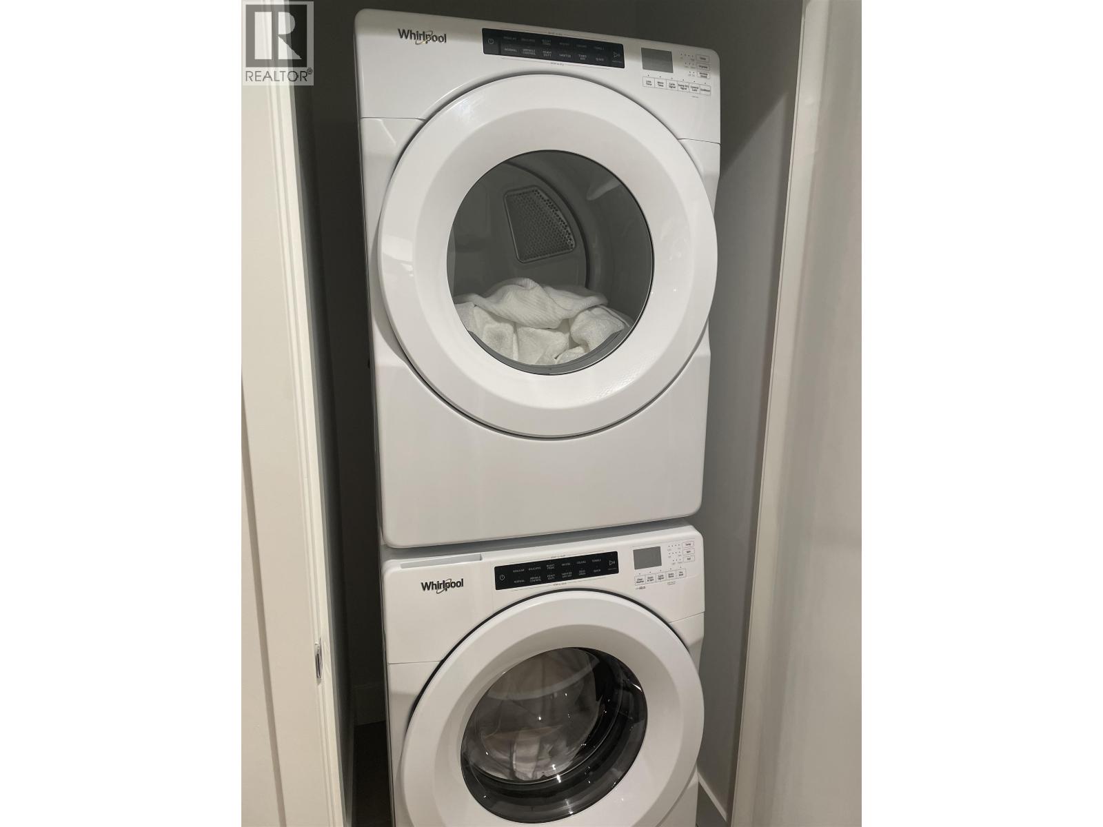 2501 203 Keary Street, New Westminster, British Columbia V3L 3W7 - Photo 3 - R3103704