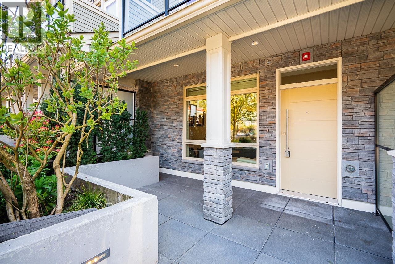 4 115 W Queens Road, North Vancouver, British Columbia V7N 2K4 - Photo 3 - R3103731