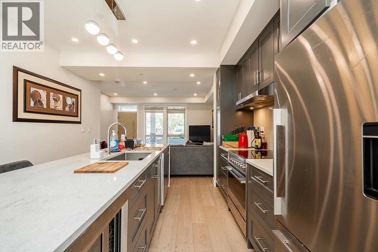 4 115 W Queens Road, North Vancouver, British Columbia V7N 2K4 - Photo 9 - R3103731