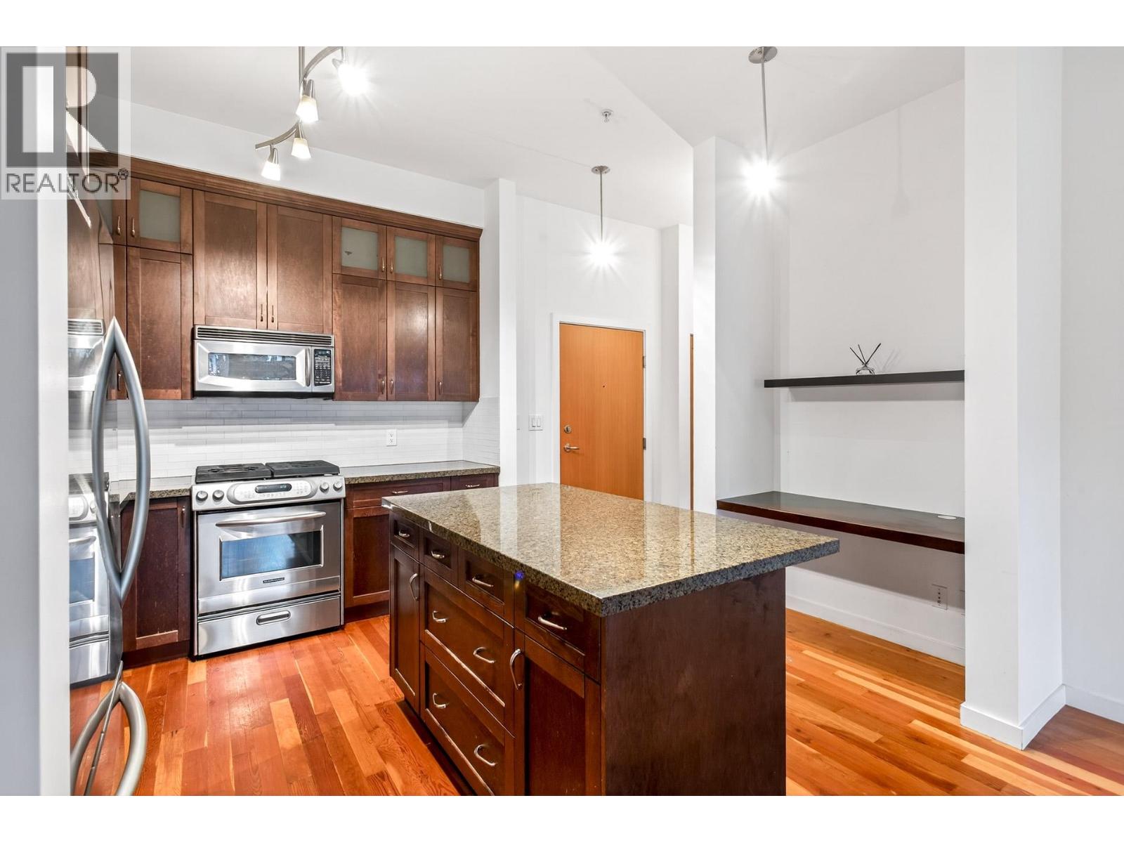 111 250 Salter Street, New Westminster, British Columbia V3M 0B7 - Photo 8 - R3103739