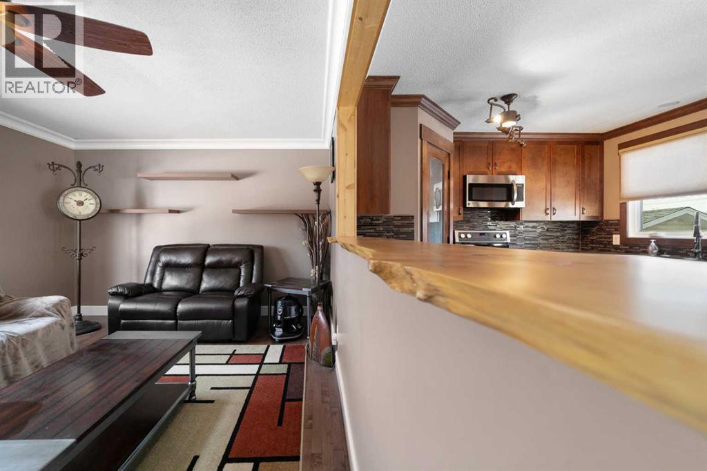 5304 56 Street, Camrose, Alberta  T4V 2E4 - Photo 9 - A2283693