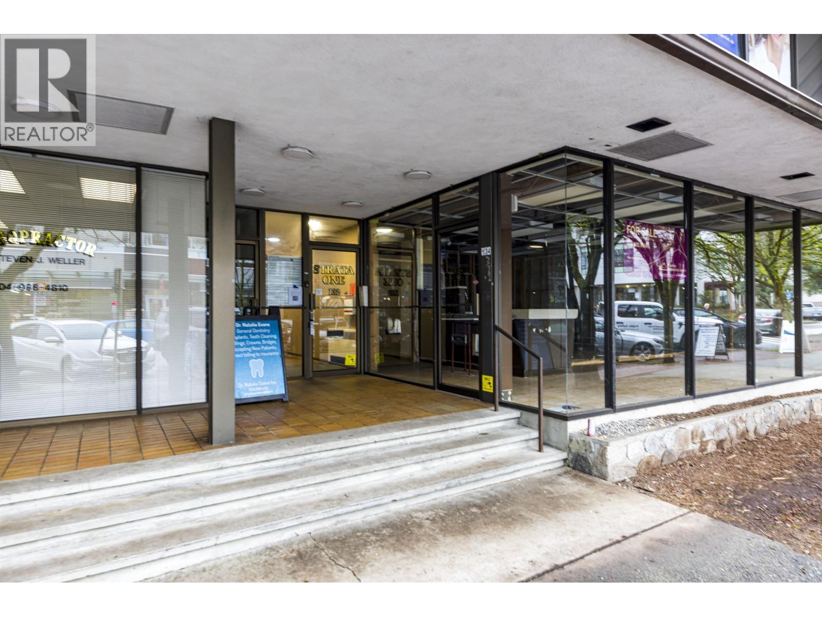 300/301 132 E 14th Street, North Vancouver, British Columbia V7L 2N3 - Photo 4 - C8077046