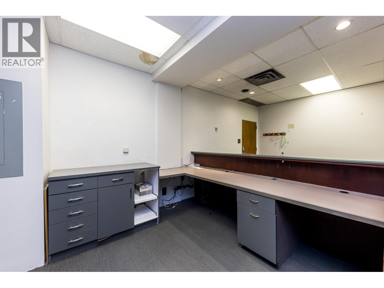 300/301 132 E 14th Street, North Vancouver, British Columbia V7L 2N3 - Photo 8 - C8077046