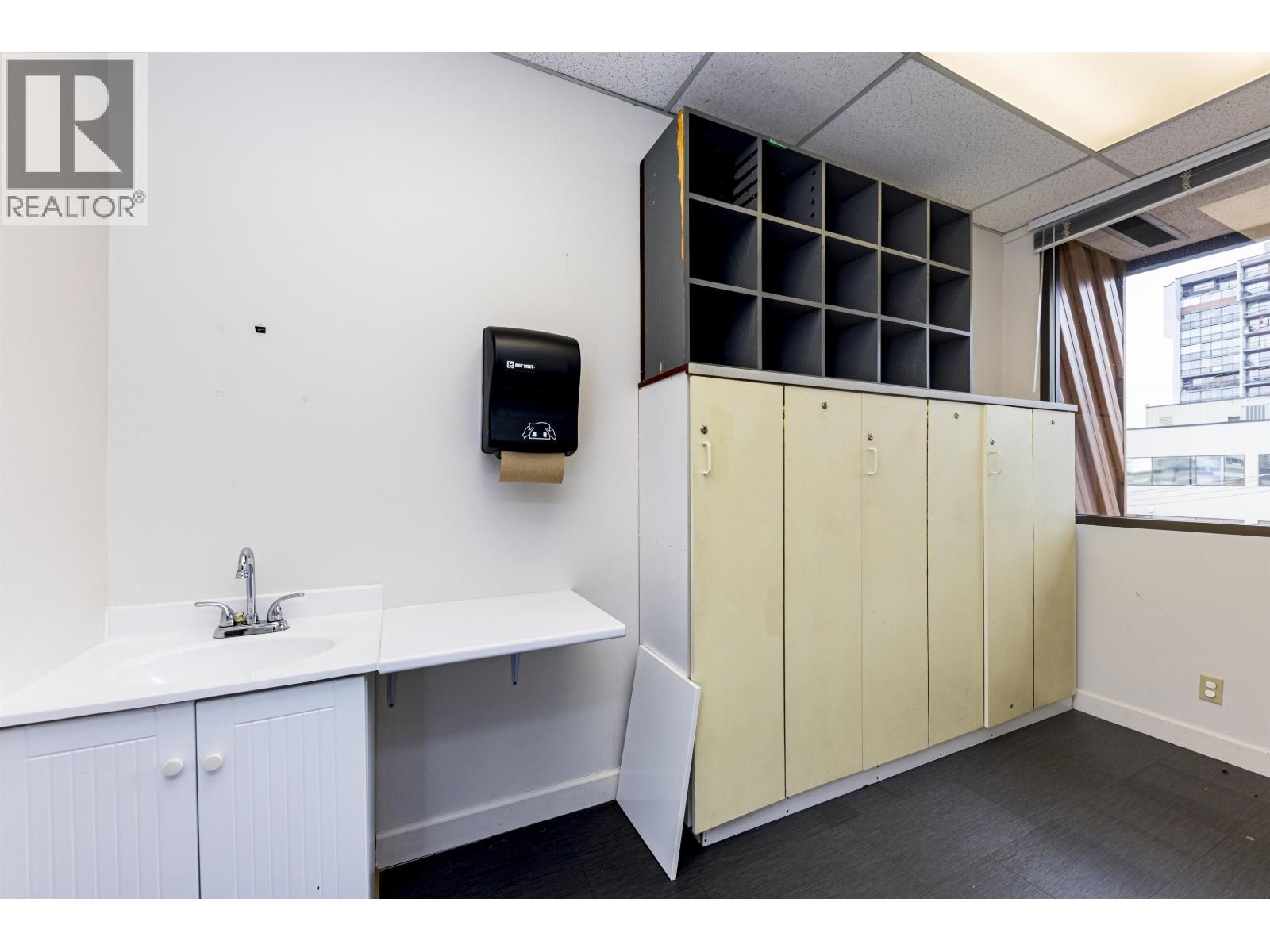 300/301 132 E 14th Street, North Vancouver, British Columbia V7L 2N3 - Photo 22 - C8077046