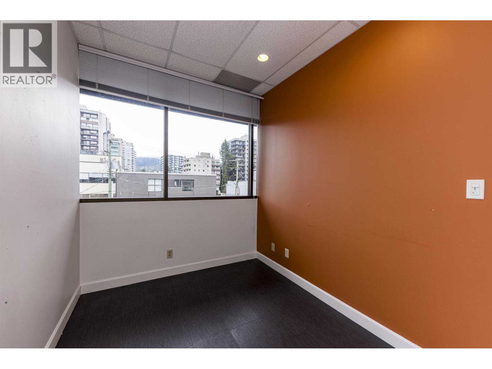 300/301 132 E 14th Street, North Vancouver, British Columbia V7L 2N3 - Photo 21 - C8077046