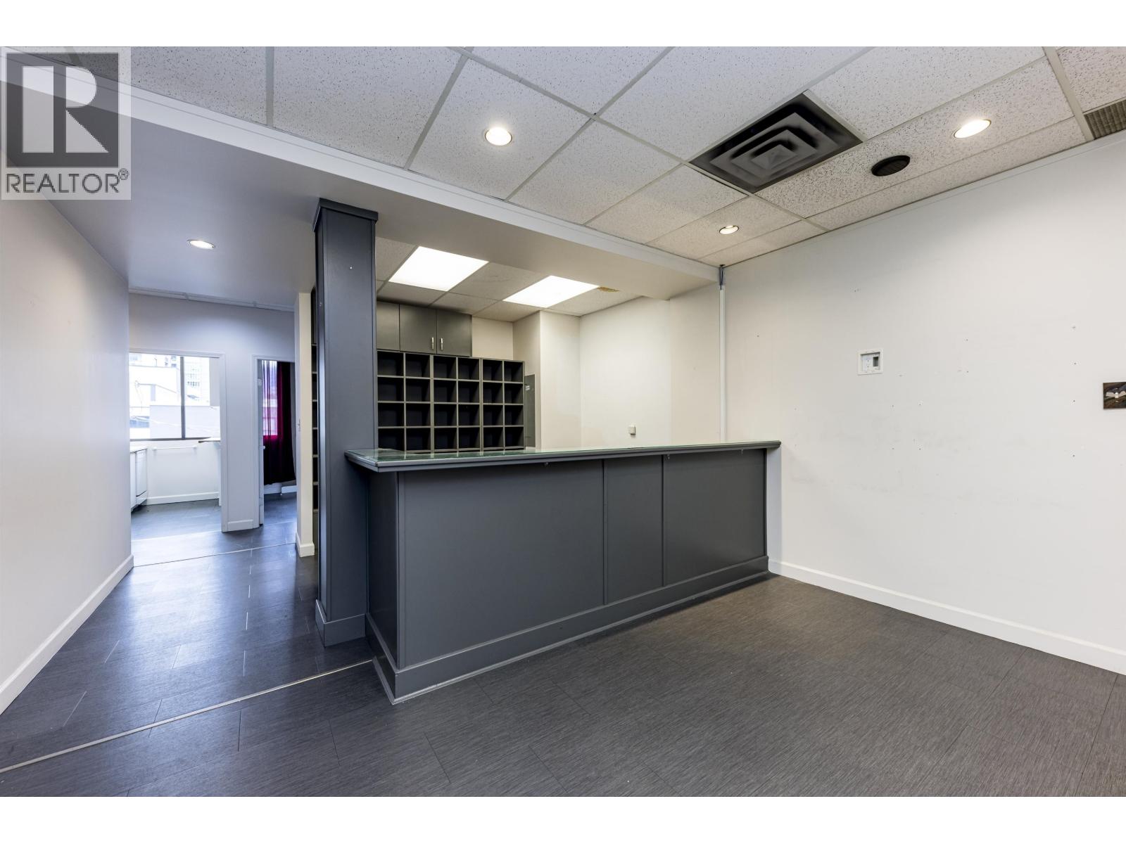 300/301 132 E 14th Street, North Vancouver, British Columbia V7L 2N3 - Photo 6 - C8077046