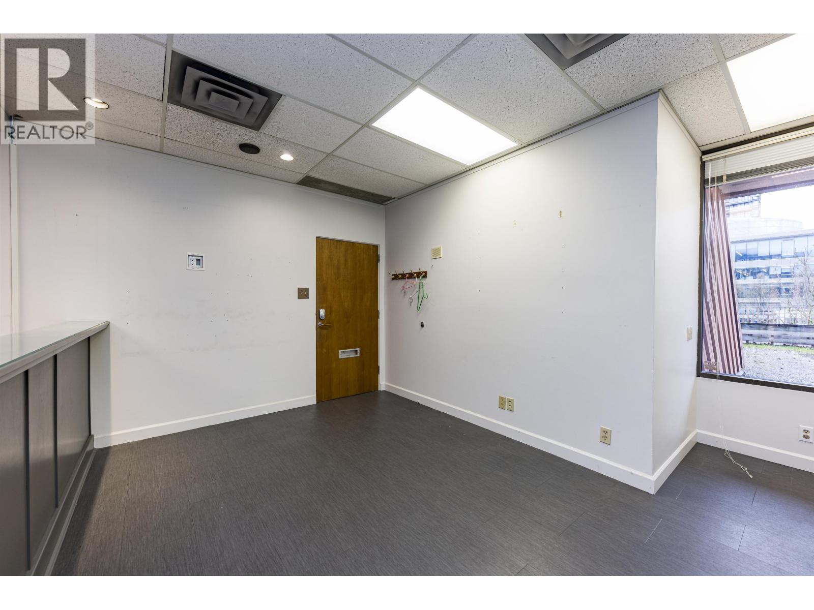 300/301 132 E 14th Street, North Vancouver, British Columbia V7L 2N3 - Photo 7 - C8077046