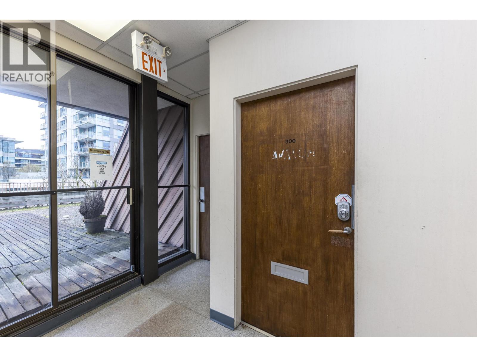 300/301 132 E 14th Street, North Vancouver, British Columbia V7L 2N3 - Photo 24 - C8077046