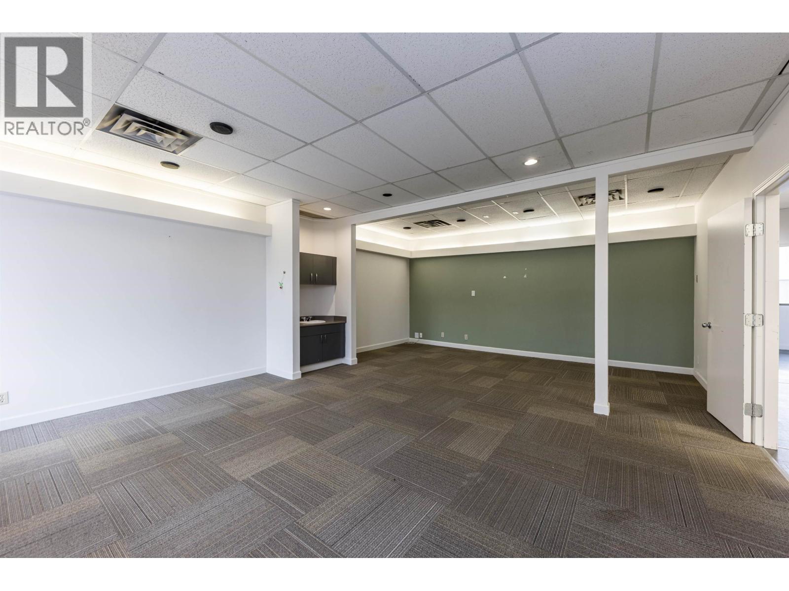 300/301 132 E 14th Street, North Vancouver, British Columbia V7L 2N3 - Photo 11 - C8077046