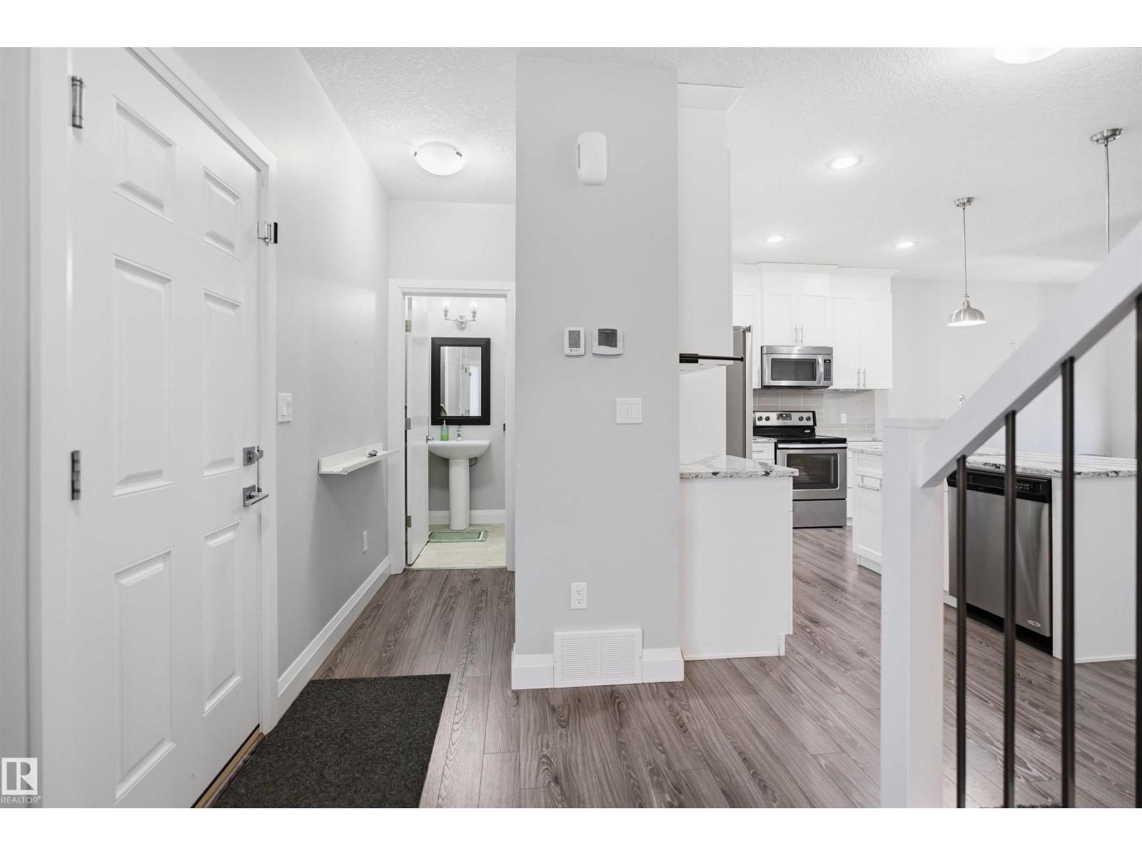 8424 Cushing Co Sw, Edmonton, Alberta  T6W 3L3 - Photo 5 - E4479017