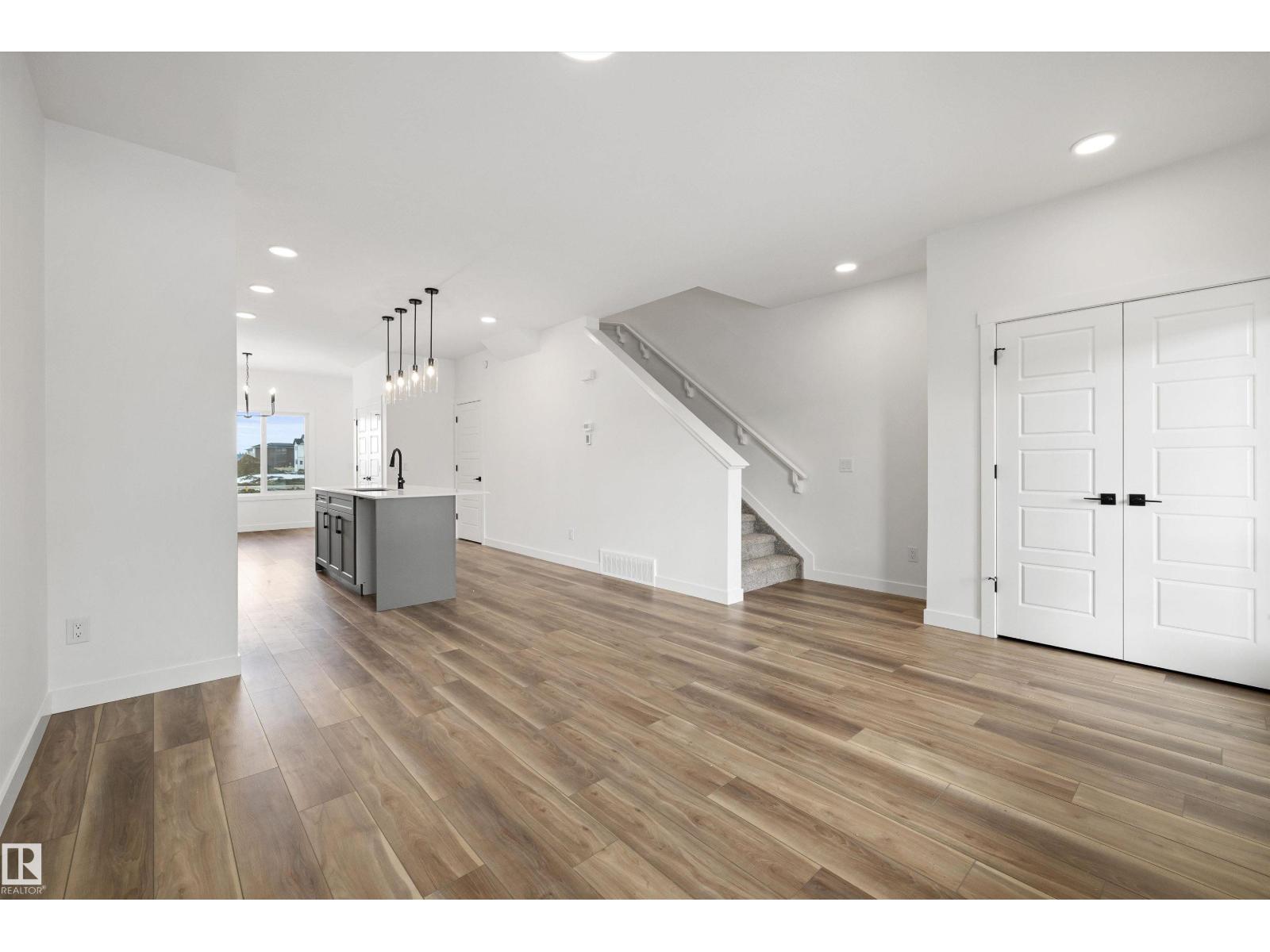 606 176 Av Ne, Edmonton, Alberta  T5Y 4J9 - Photo 5 - E4476663