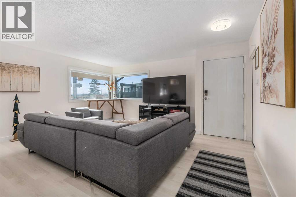 4504 14 Street Nw, Calgary, Alberta  T2K 1J6 - Photo 5 - A2296044