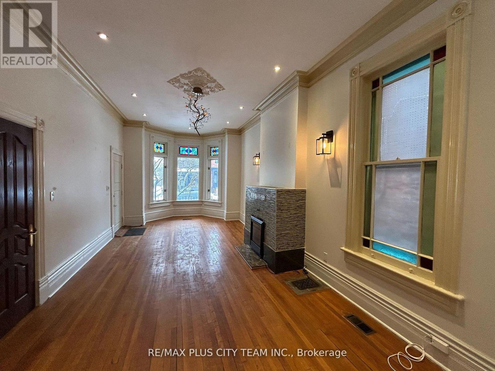 Main - 52 Churchill Avenue, Toronto, Ontario  M6J 2B4 - Photo 2 - C12921650