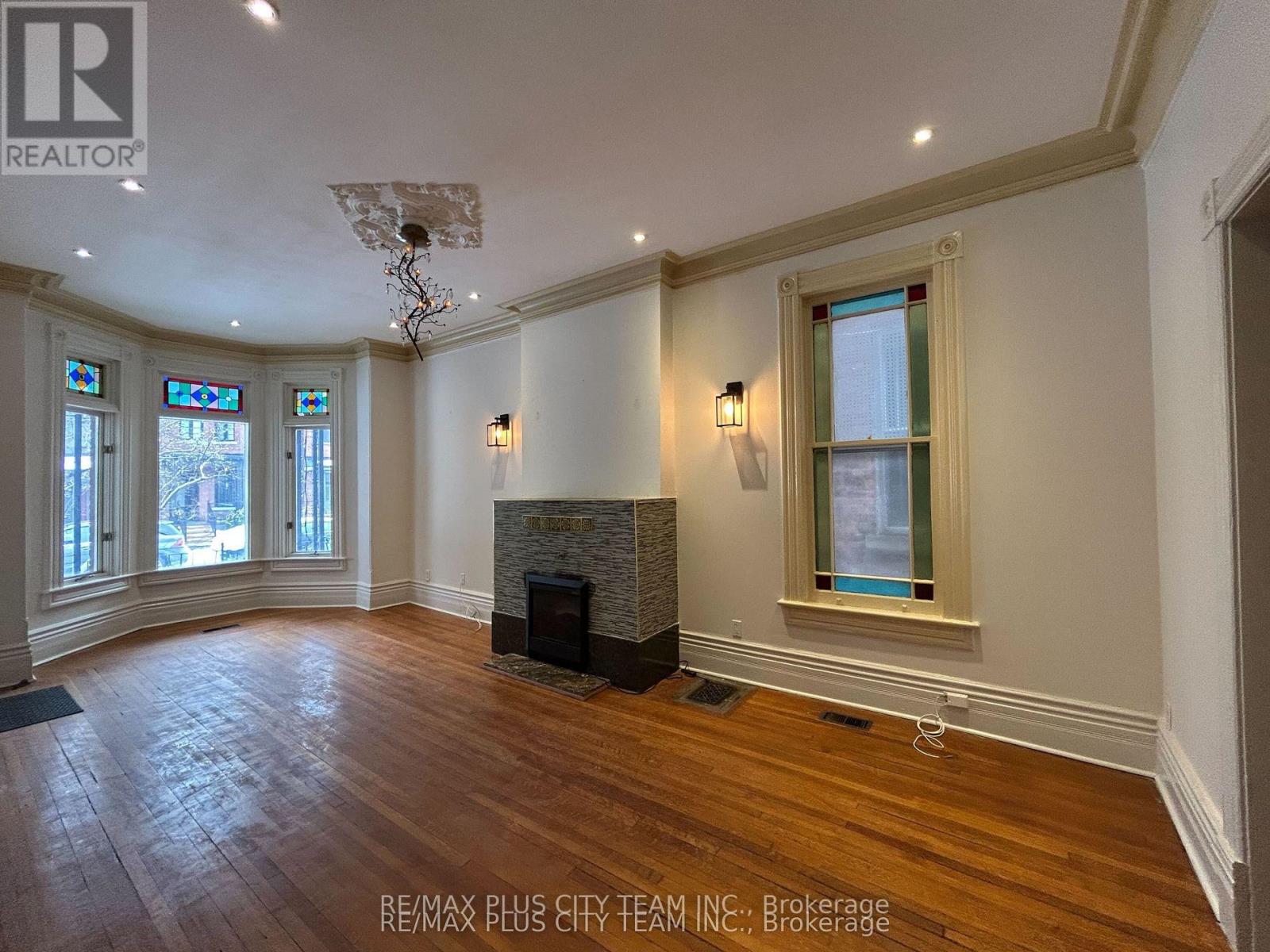 Main - 52 Churchill Avenue, Toronto, Ontario  M6J 2B4 - Photo 3 - C12921650