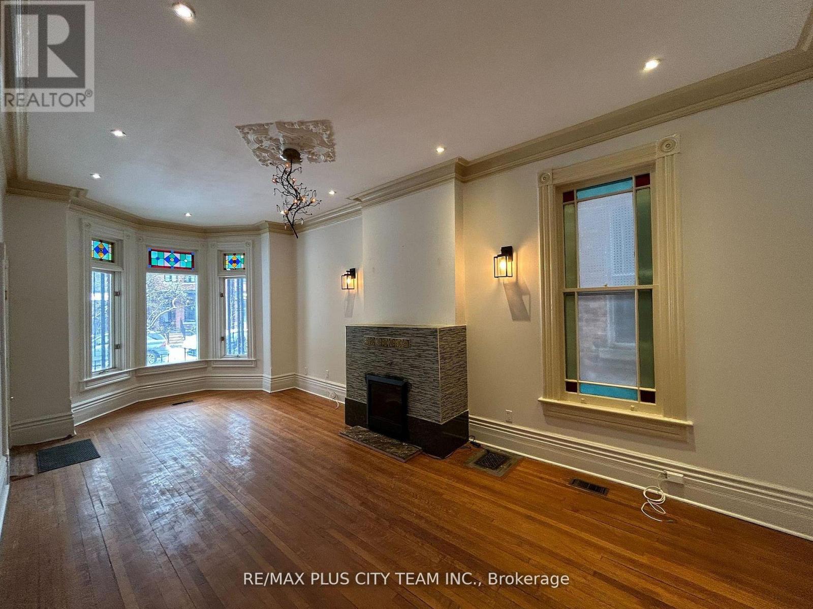 Main - 52 Churchill Avenue, Toronto, Ontario  M6J 2B4 - Photo 5 - C12921650