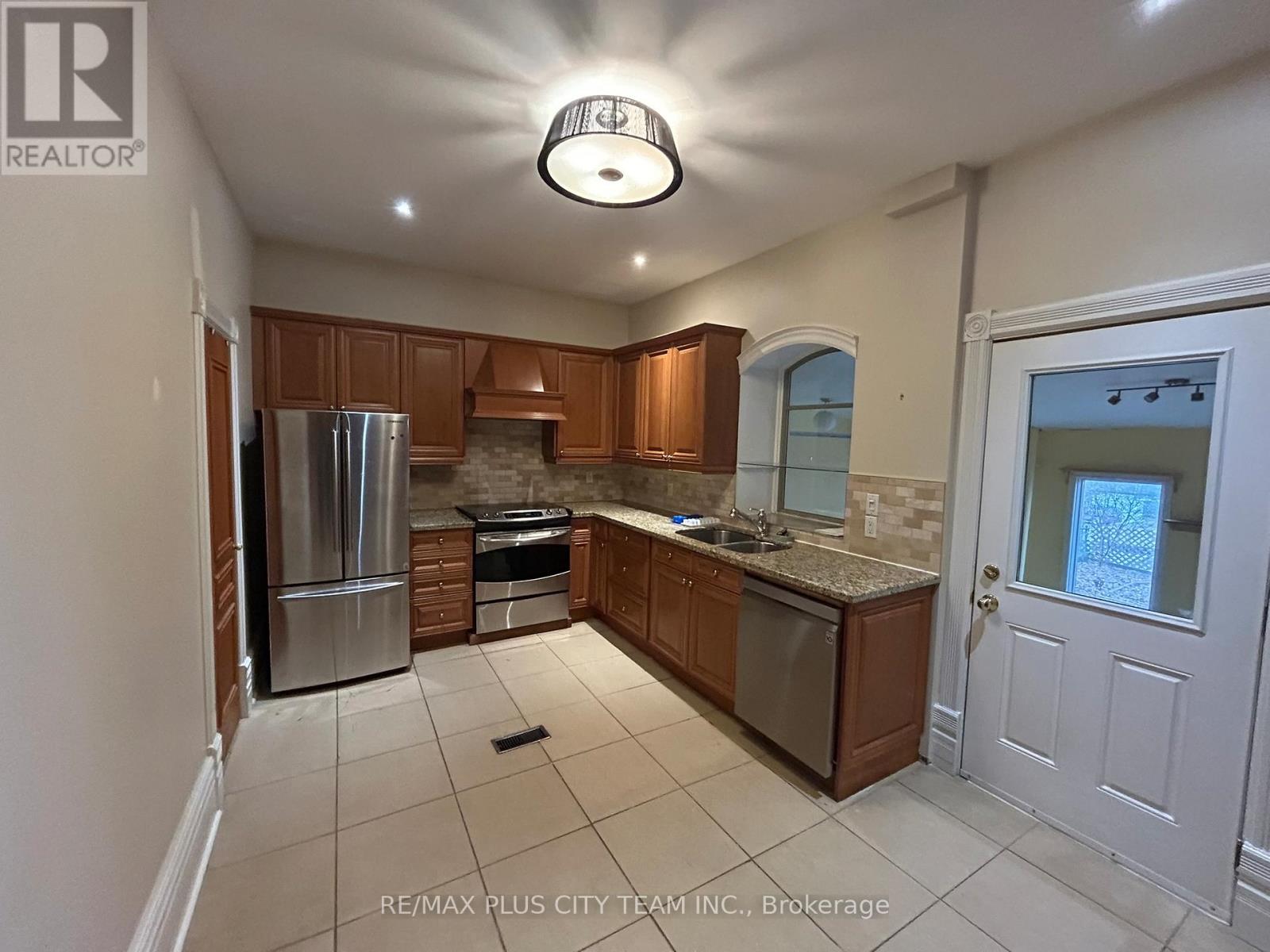 Main - 52 Churchill Avenue, Toronto, Ontario  M6J 2B4 - Photo 6 - C12921650