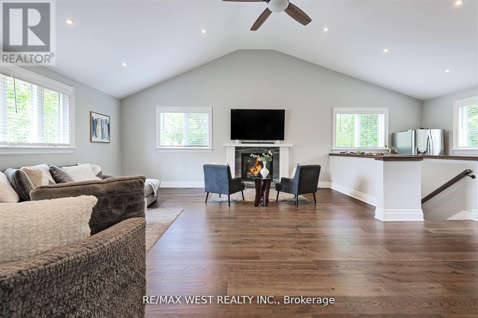 18 Windy Ridge Drive, Toronto, Ontario  M1M 1H5 - Photo 10 - E12921664