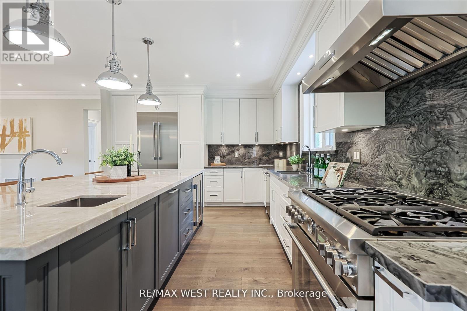 18 Windy Ridge Drive, Toronto, Ontario  M1M 1H5 - Photo 5 - E12921664