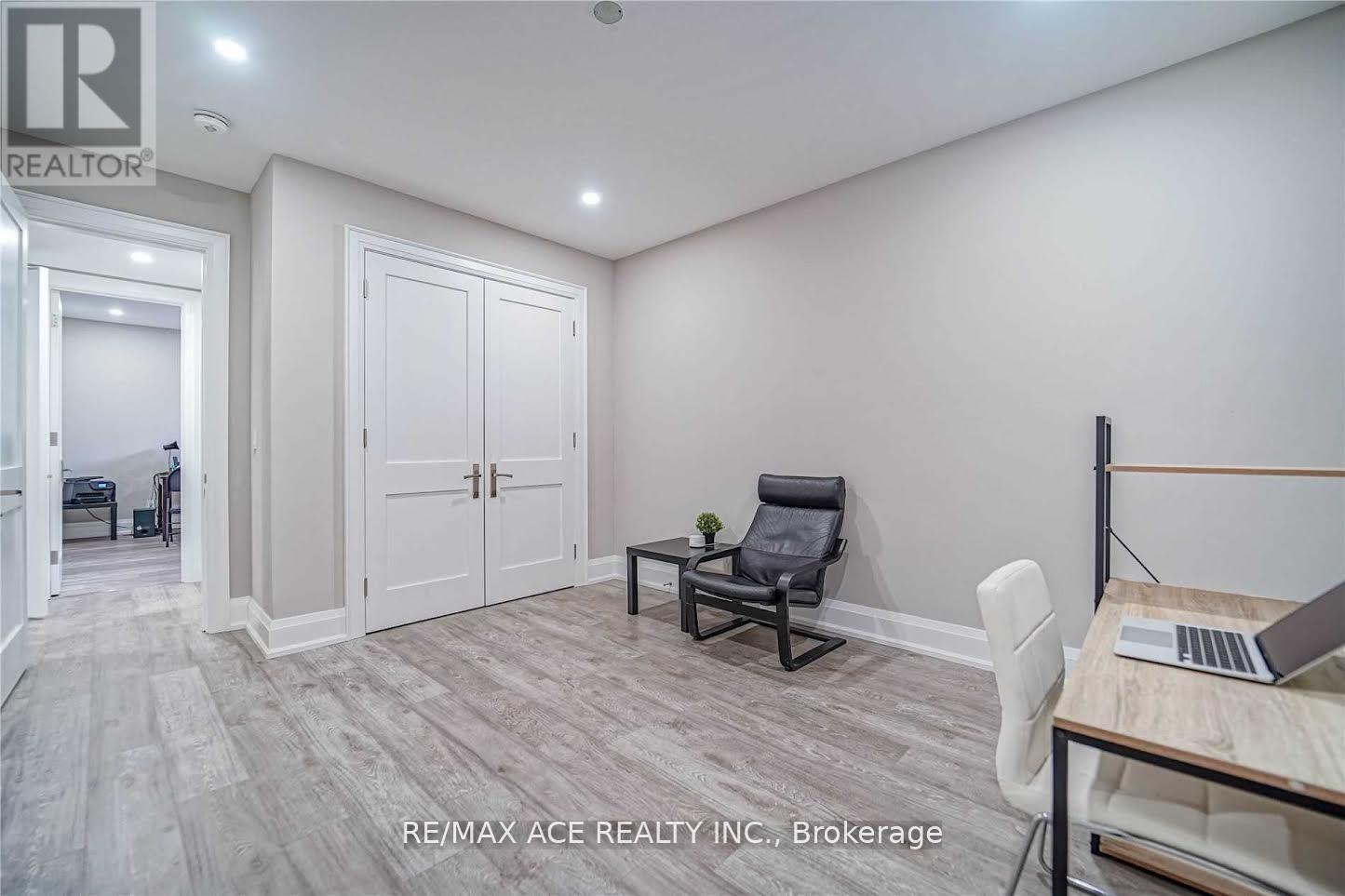 Bsmt - 19 Ivanhoe Court, Toronto, Ontario  M1R 3G8 - Photo 4 - E12921692