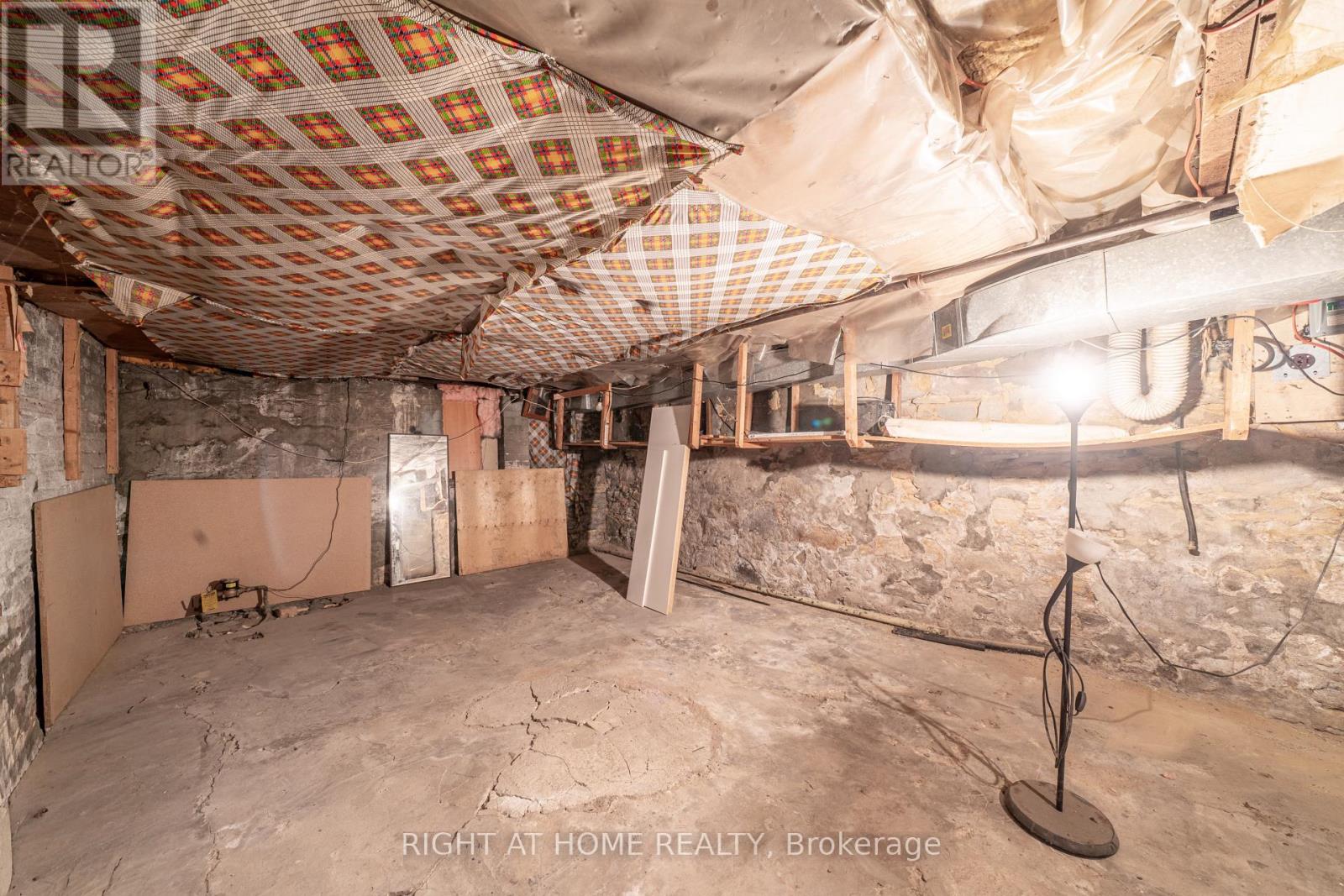 1059 Bathurst Street, Toronto, Ontario  M5R 3G8 - Photo 12 - C12906848