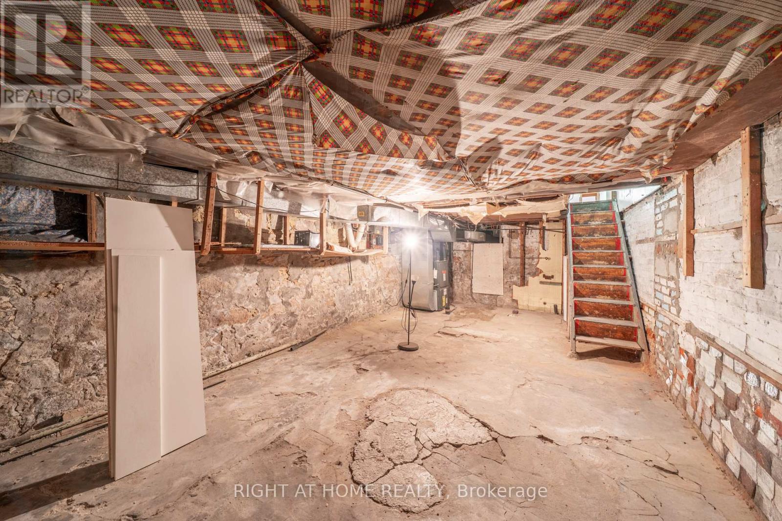 1059 Bathurst Street, Toronto, Ontario  M5R 3G8 - Photo 13 - C12906848