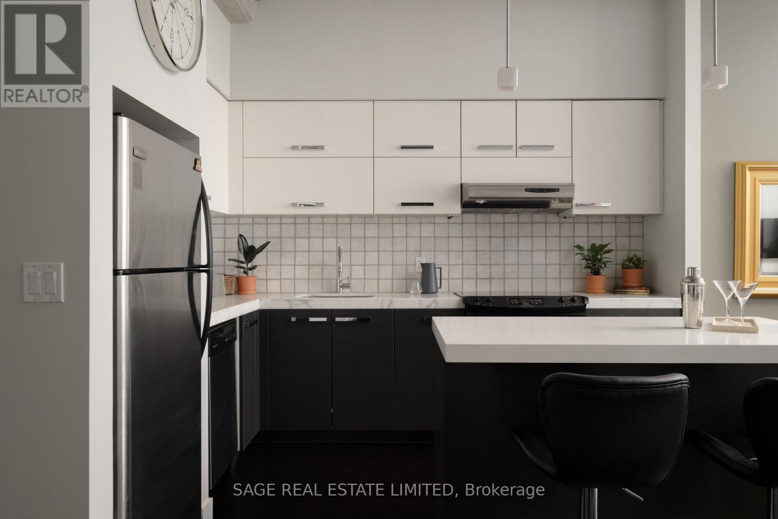 1301 - 552 Wellington Street W, Toronto, Ontario  M5V 2V5 - Photo 8 - C12909900