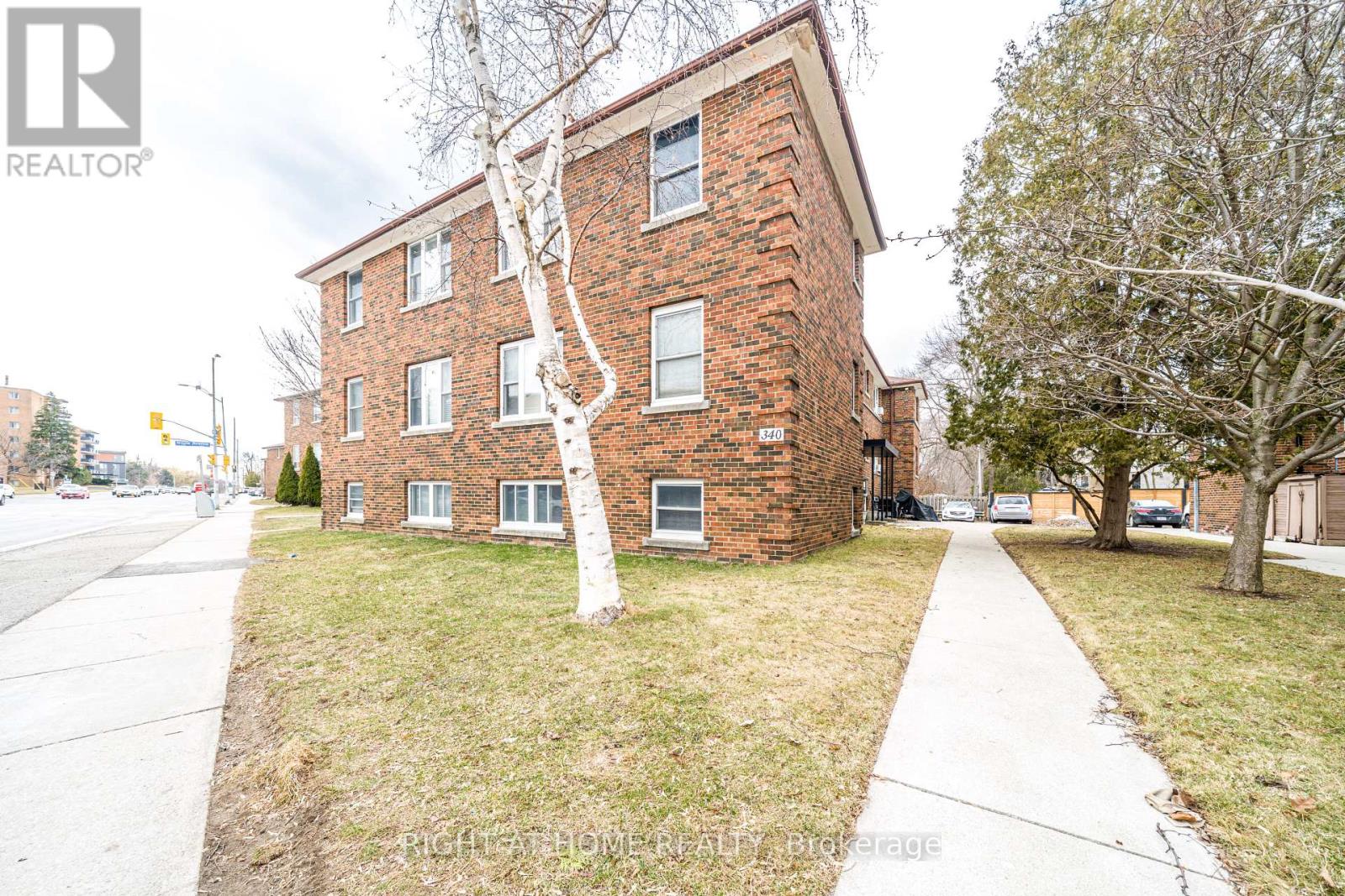 4 - 340 Lakeshore Road W, Mississauga, Ontario  L5H 1H1 - Photo 14 - W12907720