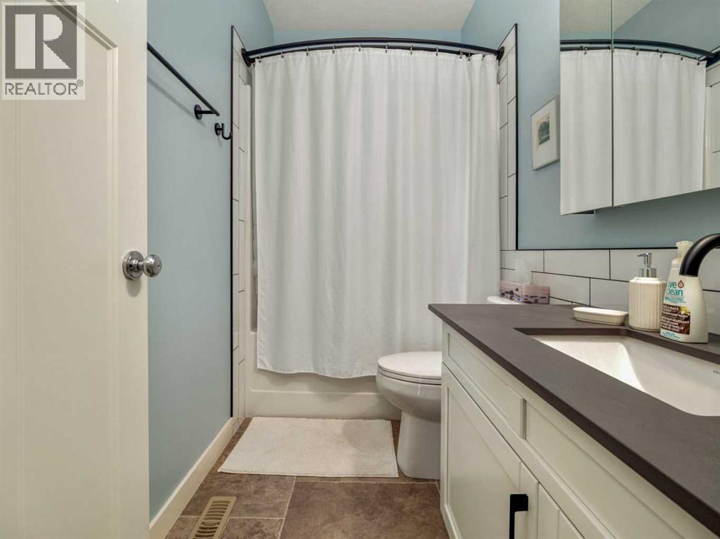 514 Mary Cameron Crescent N, Lethbridge, Alberta  T1H 6V6 - Photo 12 - A2290426