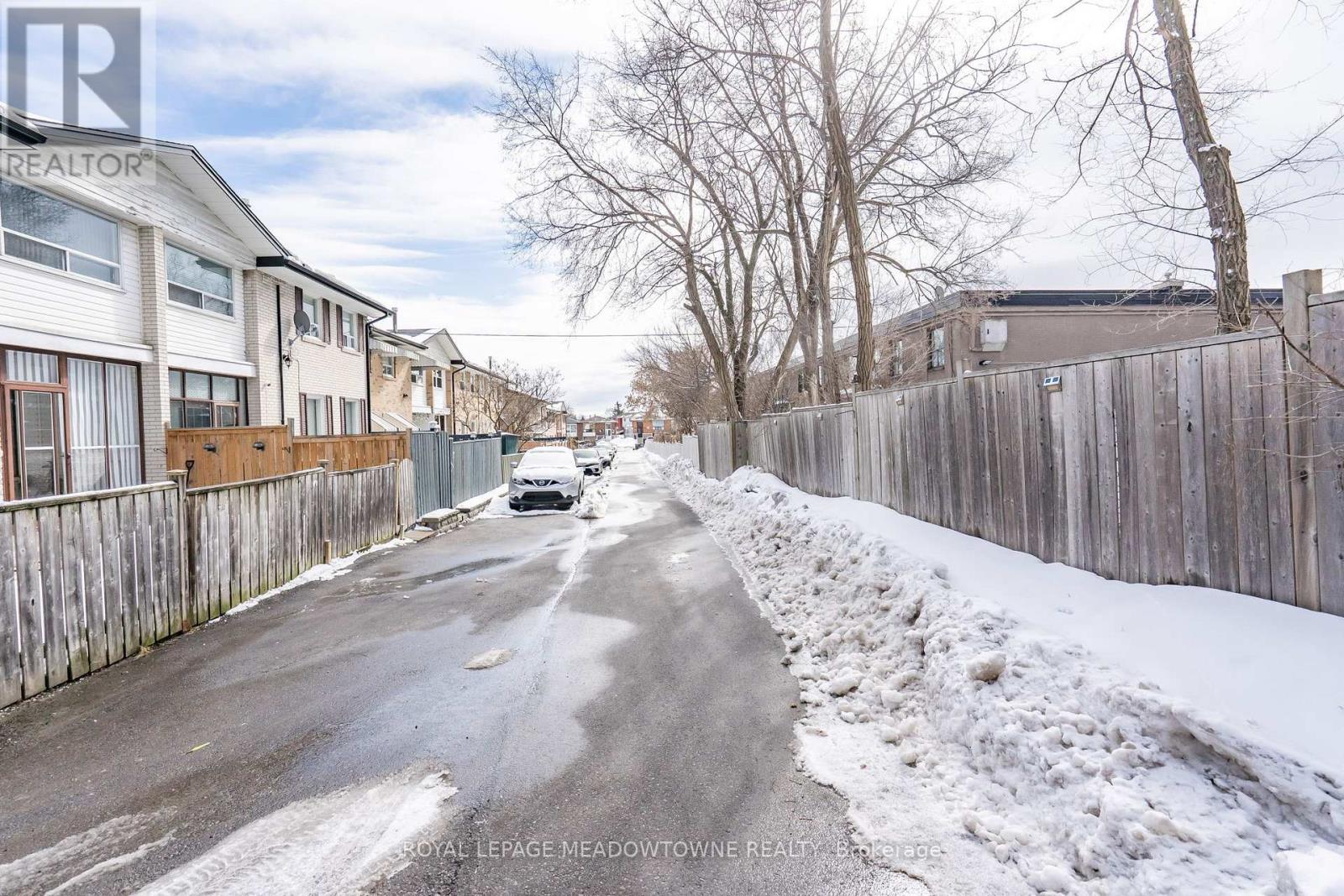 19 - 61 Ardglen Drive, Brampton, Ontario  L6W 1V1 - Photo 34 - W12921672