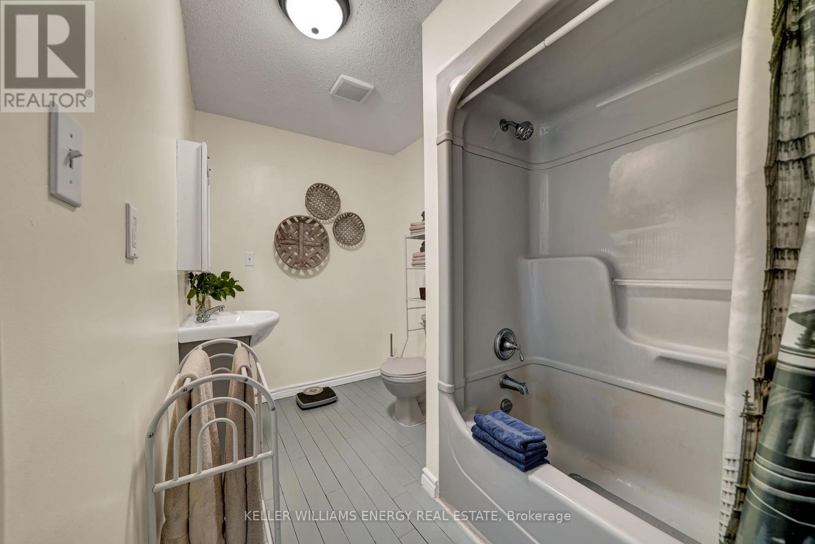 525 Fry Road, Prince Edward County, Ontario  K0K 2T0 - Photo 22 - X12921742