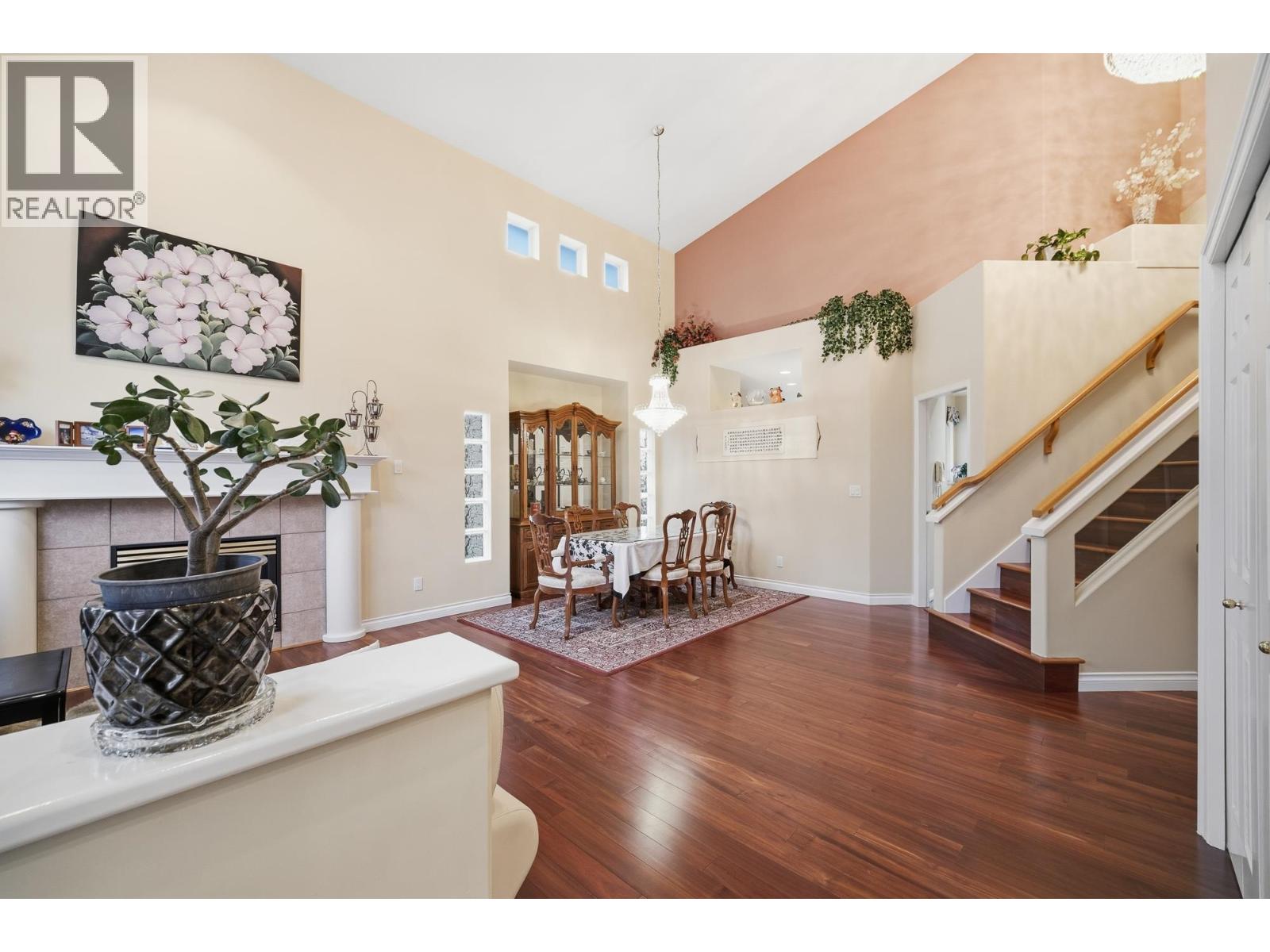 30 Linden Court, Port Moody, British Columbia  V3H 5C1 - Photo 3 - R3103336