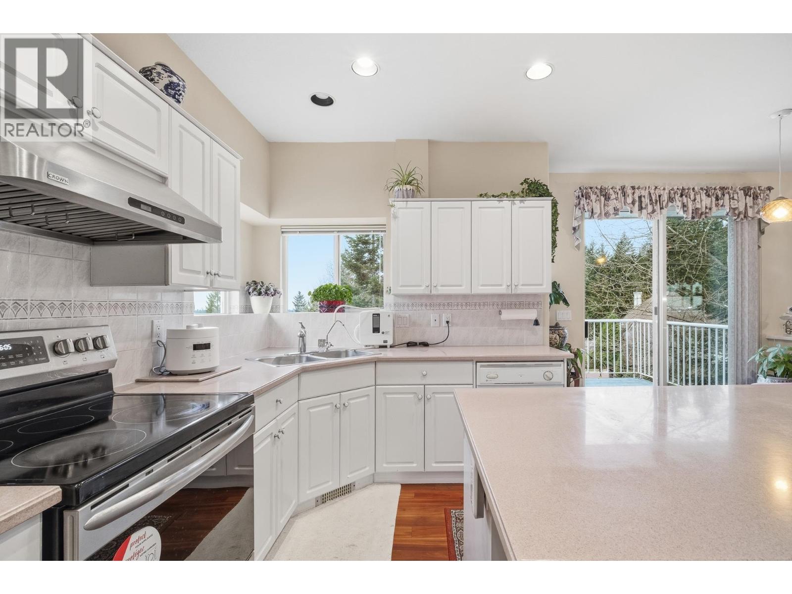 30 Linden Court, Port Moody, British Columbia  V3H 5C1 - Photo 13 - R3103336