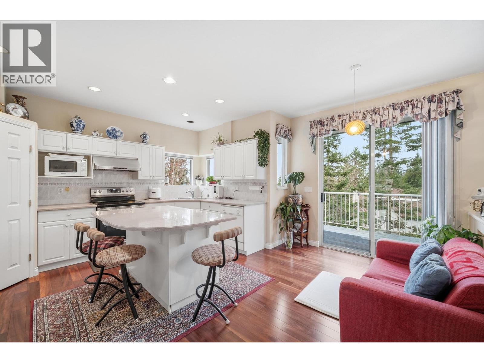 30 Linden Court, Port Moody, British Columbia  V3H 5C1 - Photo 9 - R3103336