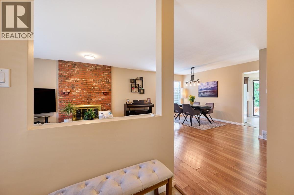 20398 Dale Drive, Maple Ridge, British Columbia  V2X 8V6 - Photo 4 - R3103729