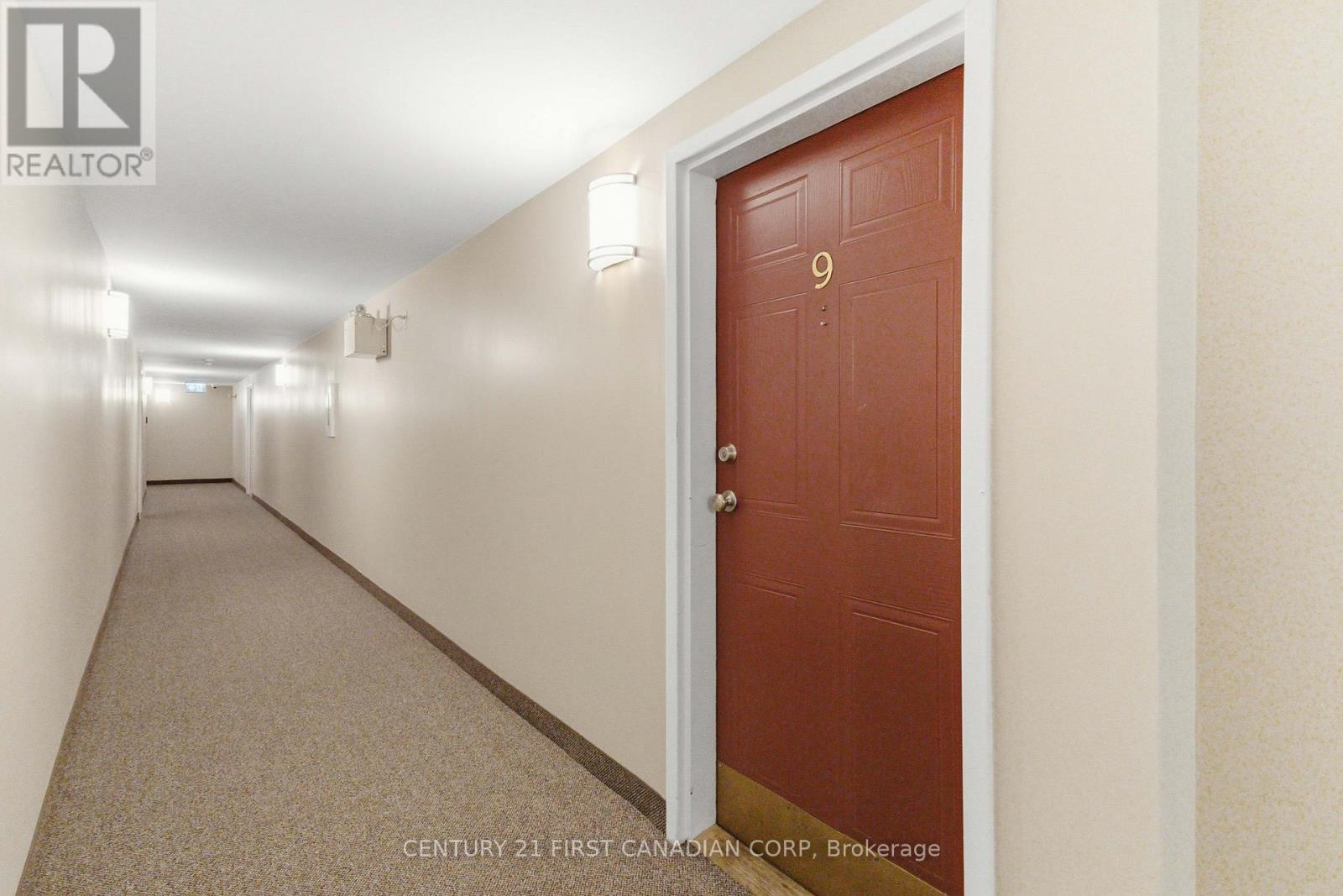 9 - 136 Conway Drive, London South, Ontario N6E 3N1 - Photo 5 - X12921726